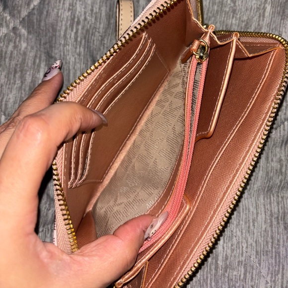 Michael Kors Jet Set LG COIN MF PHN CASE - Picture 8 of 8